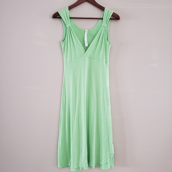 OQOQO by Lululemon Lime Green Bamboo Dress V Neck Cross Front XS Extra S… - Picture 1 of 5